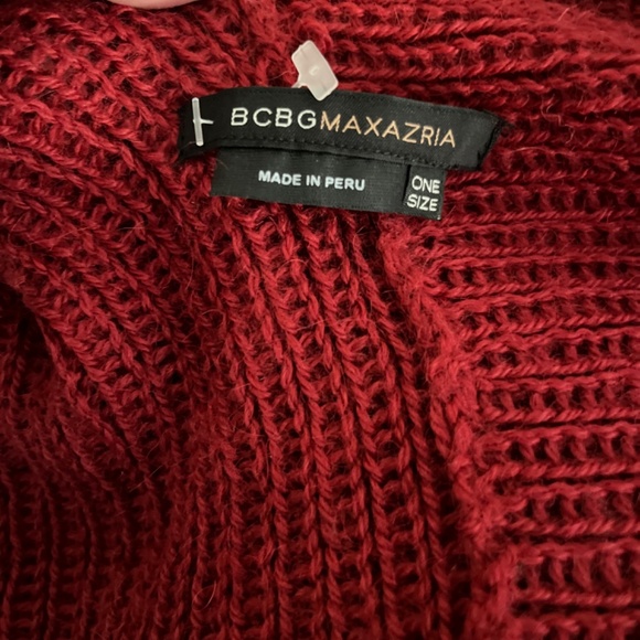 BCBG NWOT 100% alpaca burgundy fringed poncho - Picture 5 of 10
